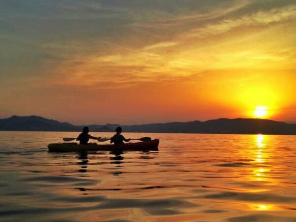 Kayak à Cannes en couple : une activité romantique sur la Méditerranée